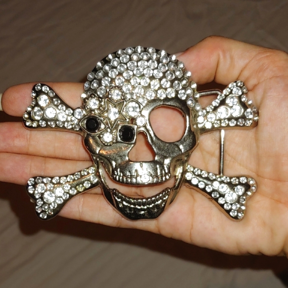 Vintage Skull and Crossbones Rhinestone Belt Buckle * One Size * 4" x 3"